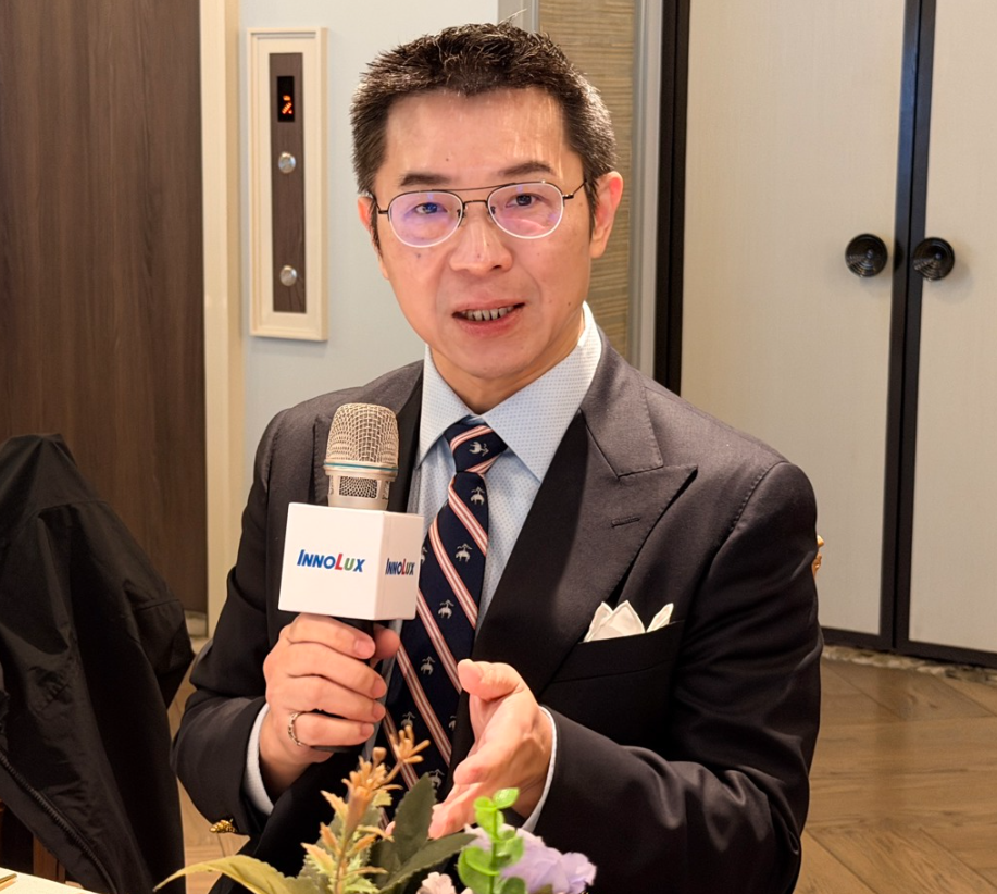 群创 FOPLP 获 SpaceX 大单？董事长语带玄机「客户很满意」